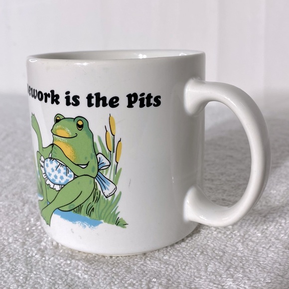 Vintage Housework Is The Pits Frog Coffee Mug - Picture 2 of 11